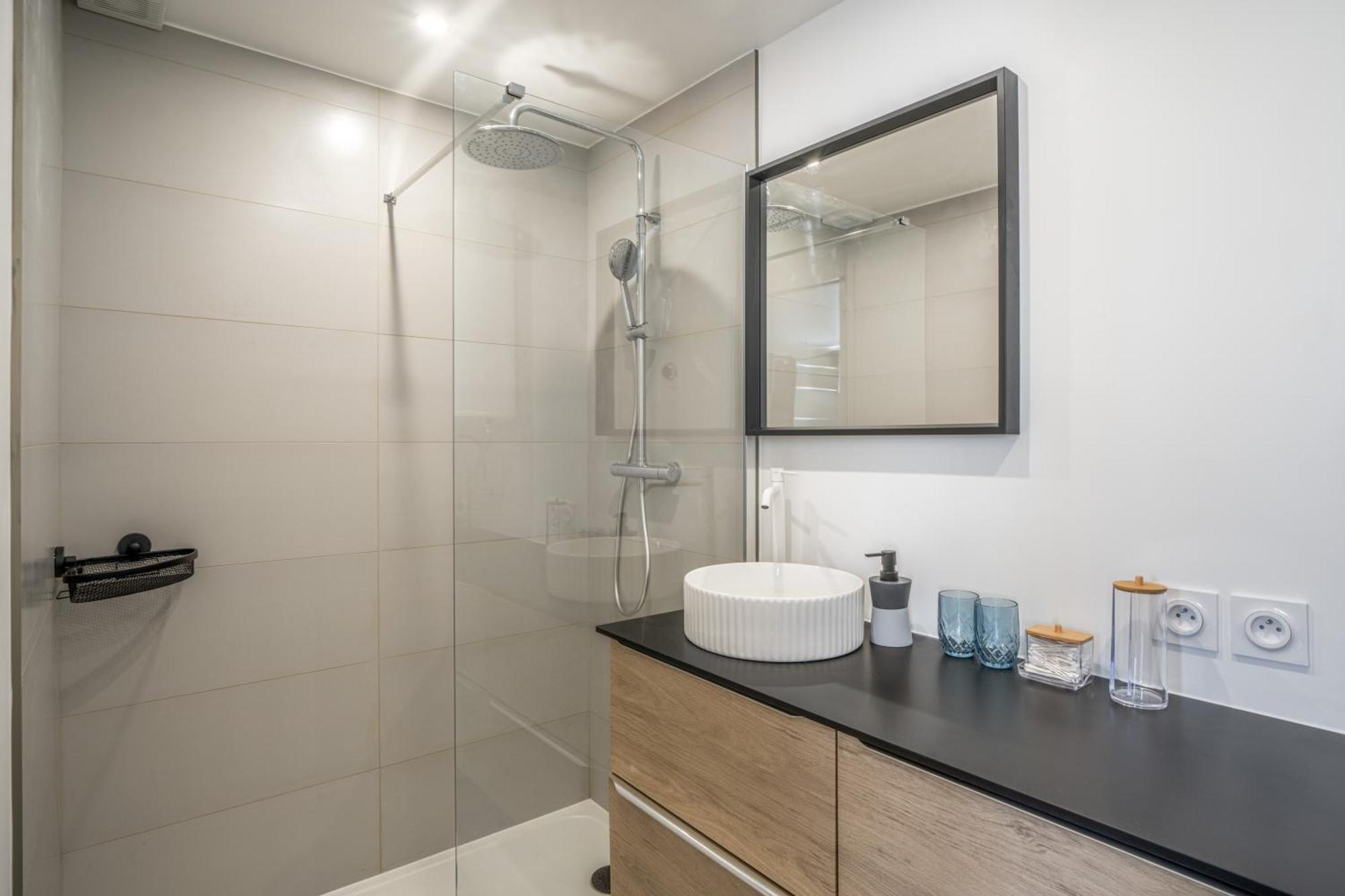 Le Versailles Soleil Classe 3 Etoiles Charme & Vue Chapelle Royale المظهر الخارجي الصورة